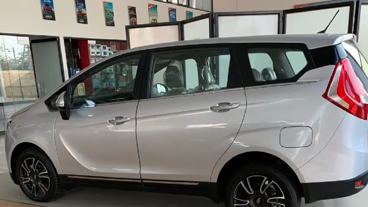 Mahindra Marazzo