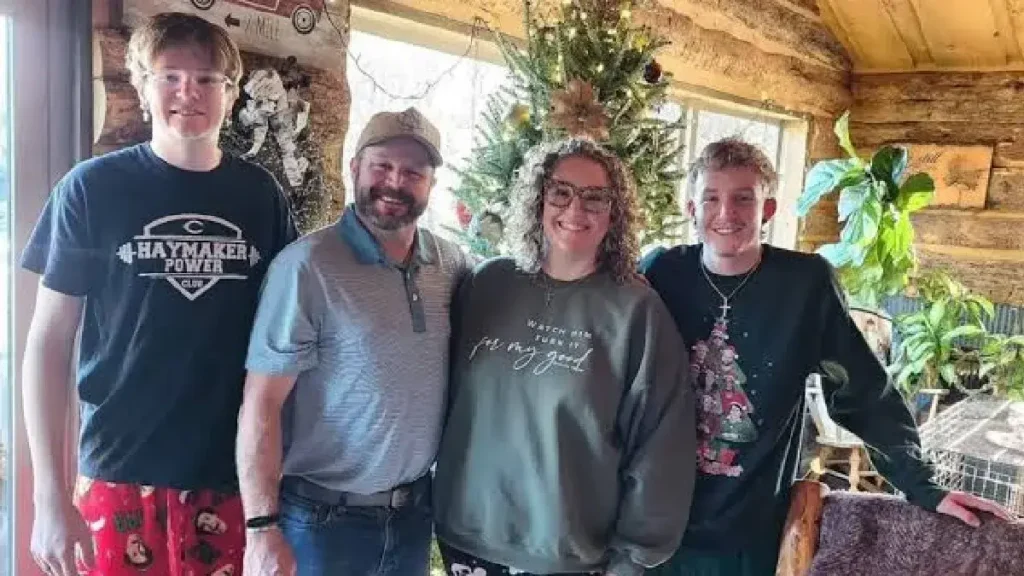 Nebraska High School Sweethearts Ashley and Jordan Moes Found Dead in Apparent Murder-Suicide Nebraska High School Sweethearts Ashley and Jordan Moes Found Dead in Apparent Murder-Suicide