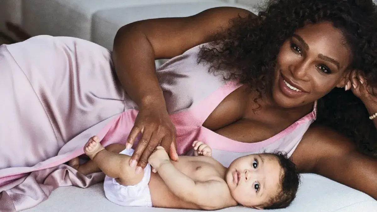 Serena Williams Reflects on Difficult First Pregnancy and Jokes About Giving Birth 'Men Would Have Sweets'
