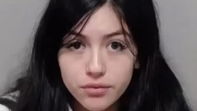 Texas Mom, 18, Charged After 1-Month-Old Baby Was Left With Stranger at Bus Stop